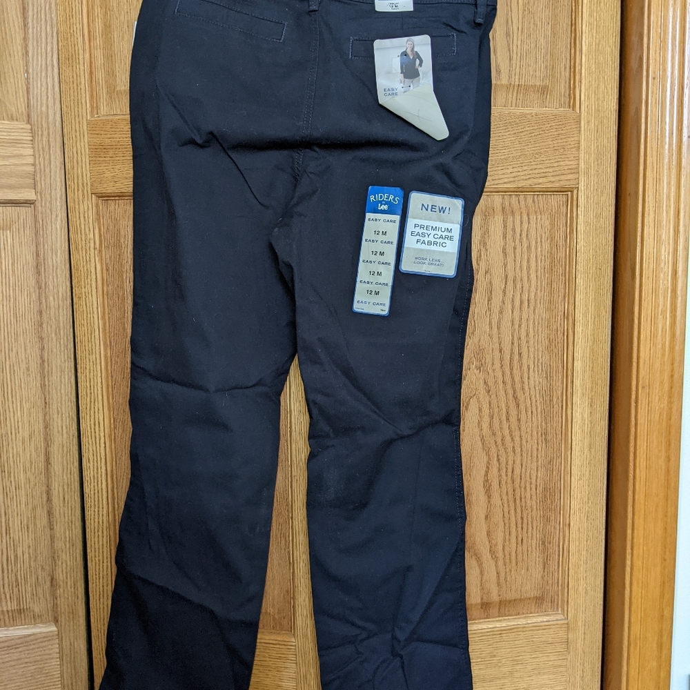 NWT navy blue, size 12M, Riders by Lee khakis